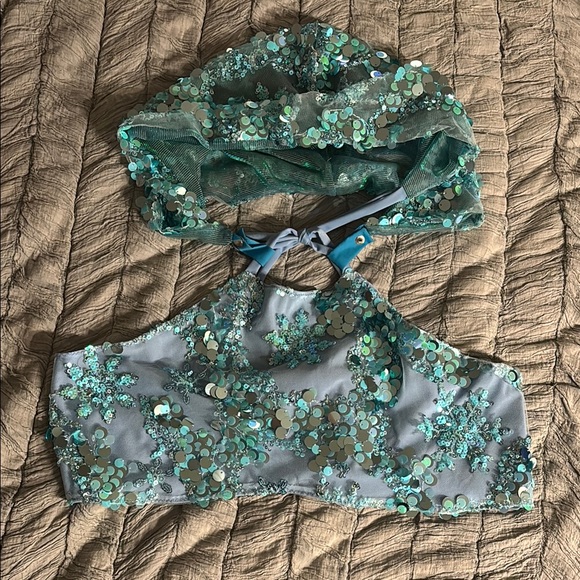 Snowflake Sequin Blue Halter Festival Set - Picture 5 of 13
